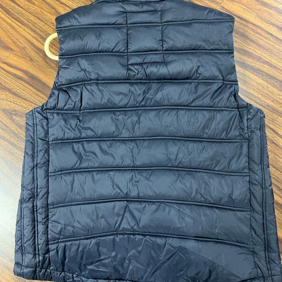 Gap puffer vest - Picture 3 of 4